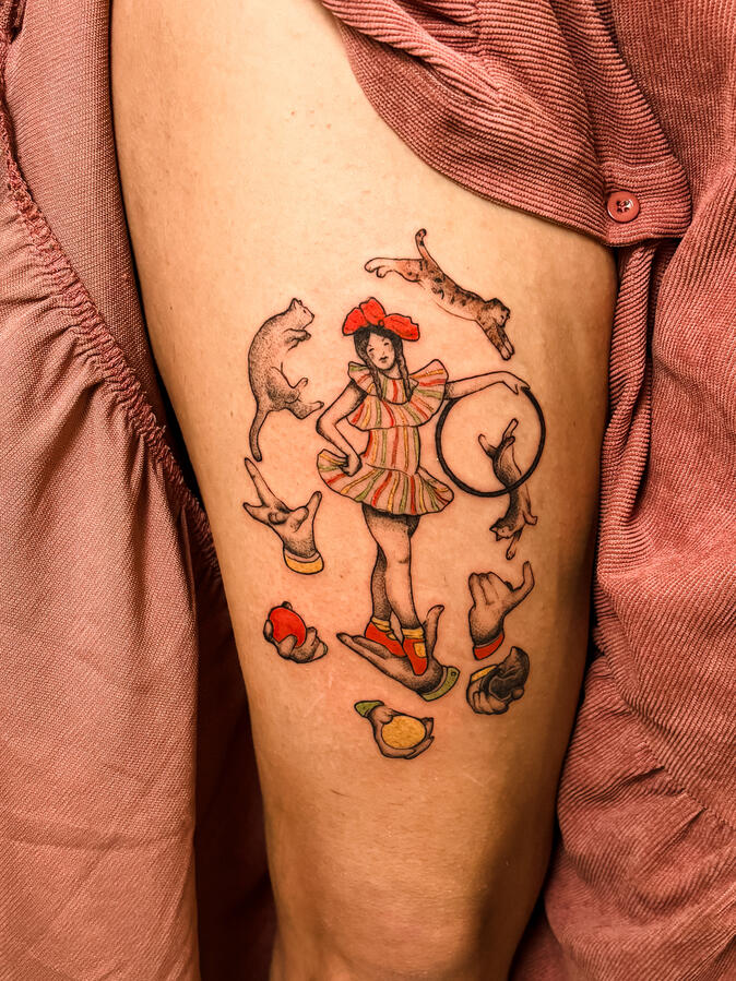 Tatuaggio fineline fiore delicato - tattoo floreale Roma