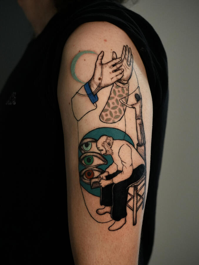 Tatuaggio surreale mani bambino uomo - tattoo onirico Roma